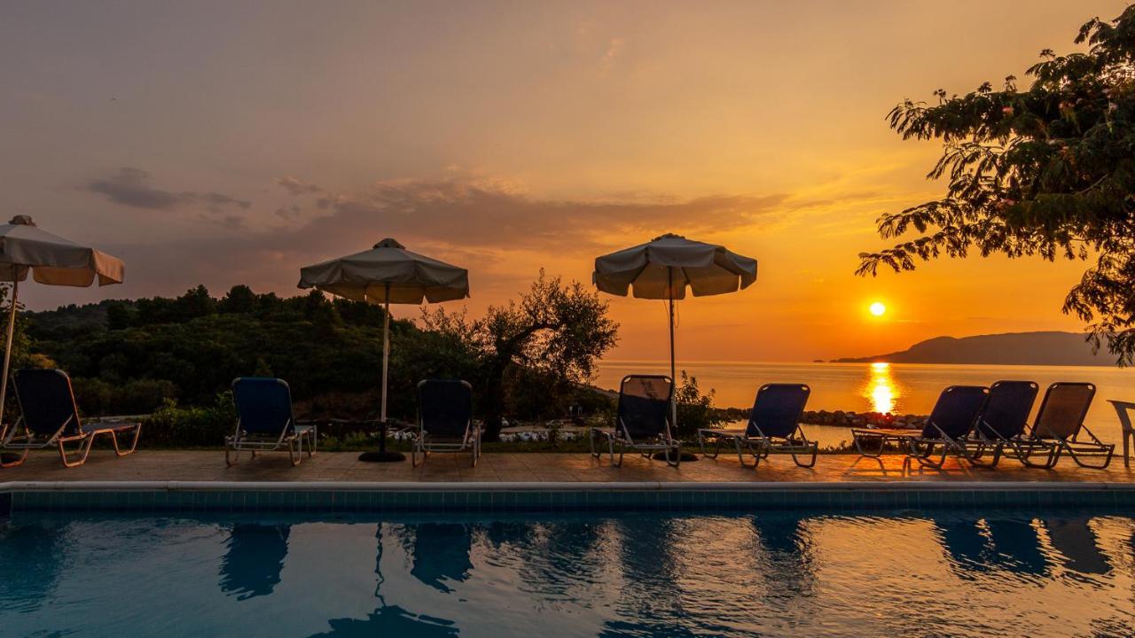 Studios Avra Agios Georgios  Buitenkant foto
