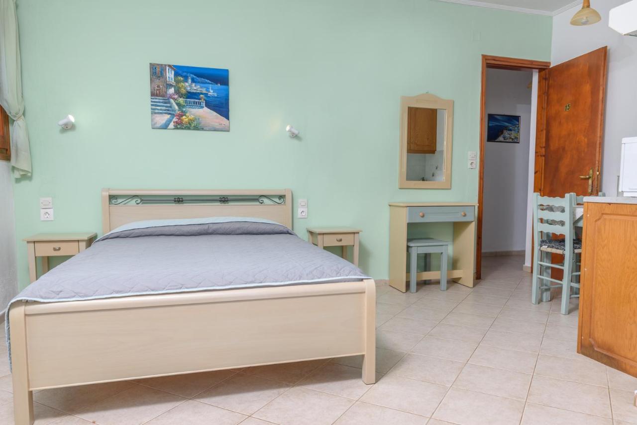 Studios Avra Agios Georgios  Buitenkant foto