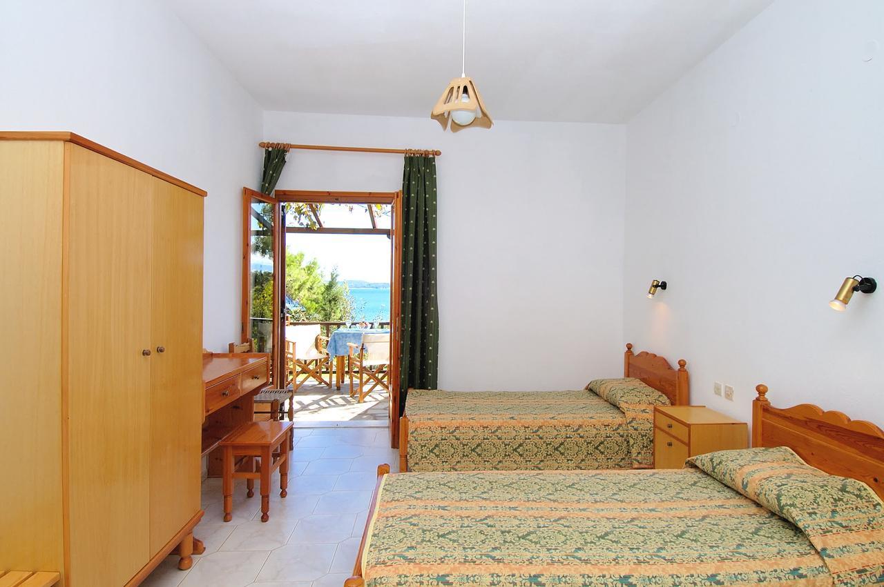 Studios Avra Agios Georgios  Buitenkant foto