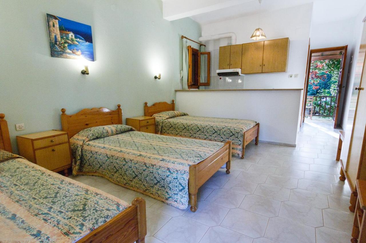 Studios Avra Agios Georgios  Buitenkant foto