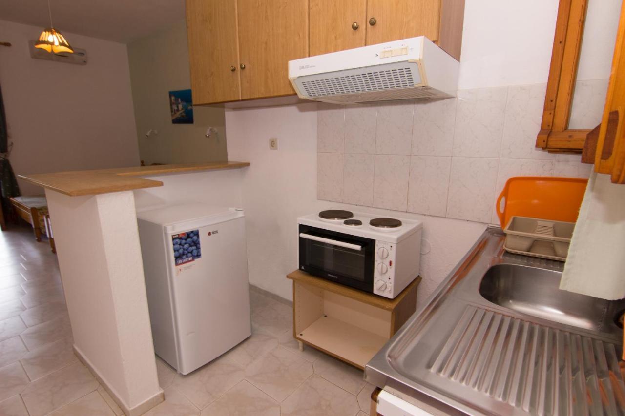 Studios Avra Agios Georgios  Buitenkant foto
