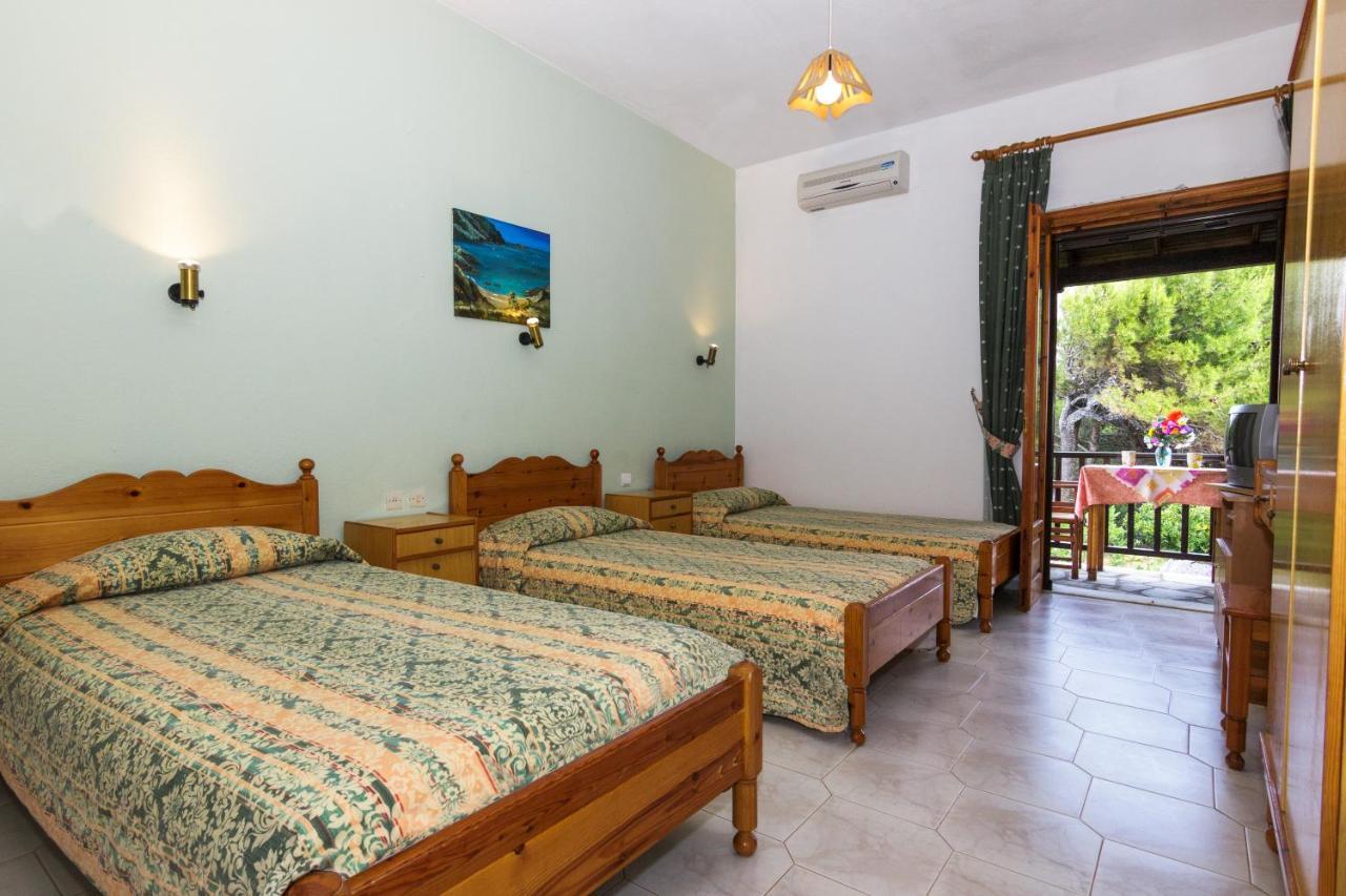 Studios Avra Agios Georgios  Buitenkant foto