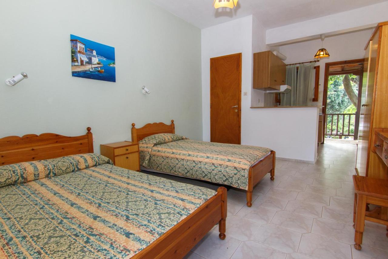 Studios Avra Agios Georgios  Buitenkant foto